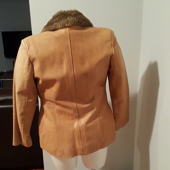 Kenneth Cole ladies distressed leather jacket - Picture 3 of 7